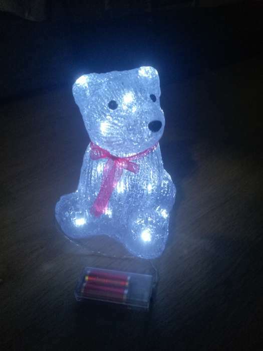 Фотография покупателя товара Светодиодная фигура «Медведь с бантом» 15 × 20 × 15 см, акрил, 20 LED, батарейки ААх3 (не в комплекте), свечение белое - Фото 1