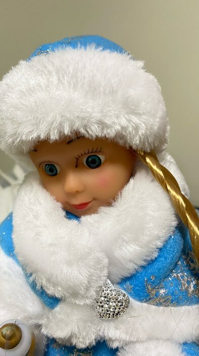 Фотография покупателя товара Снегурочка под ёлку «Зимнее волшебство. Голубая шубка с посохом» двигается, 40 см - Фото 7