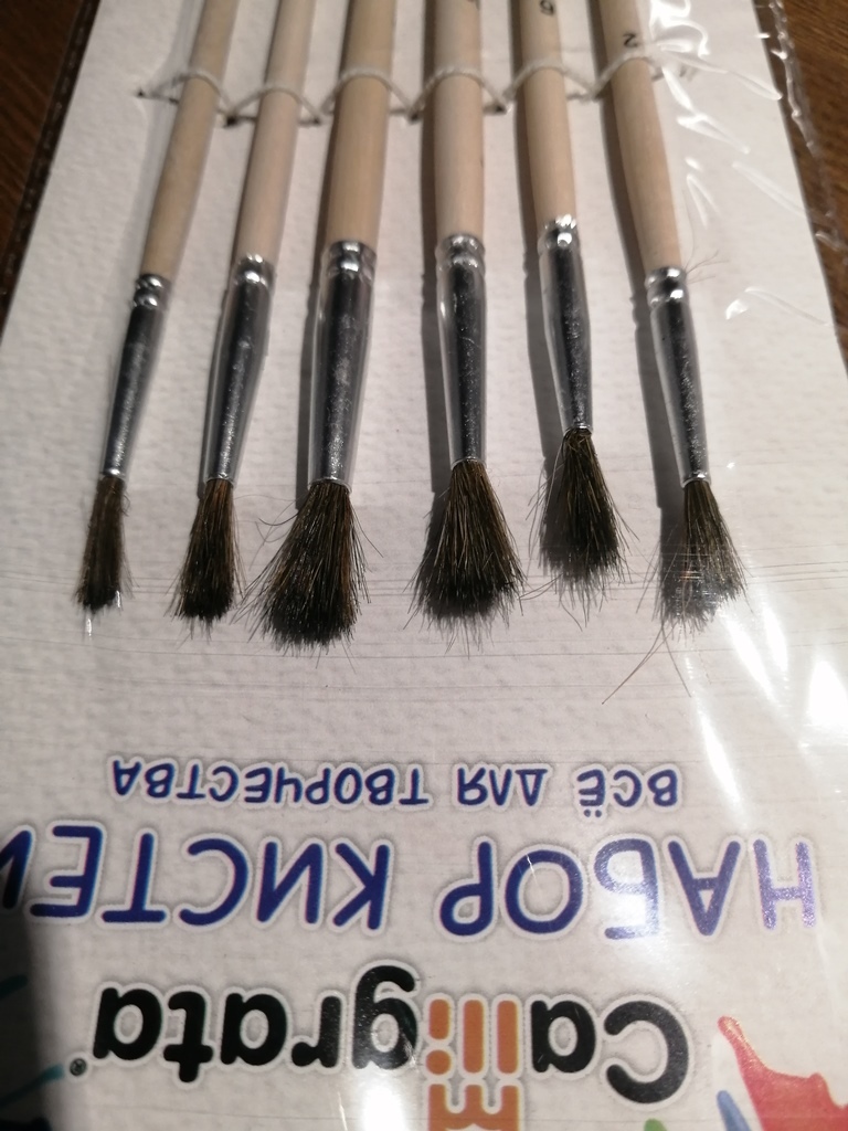 Фотография покупателя товара Набор кистей пони 6 штук (круглые:№ 2, 4, 6, 8, 10, 12), с деревянными ручками, на блистере - Фото 3