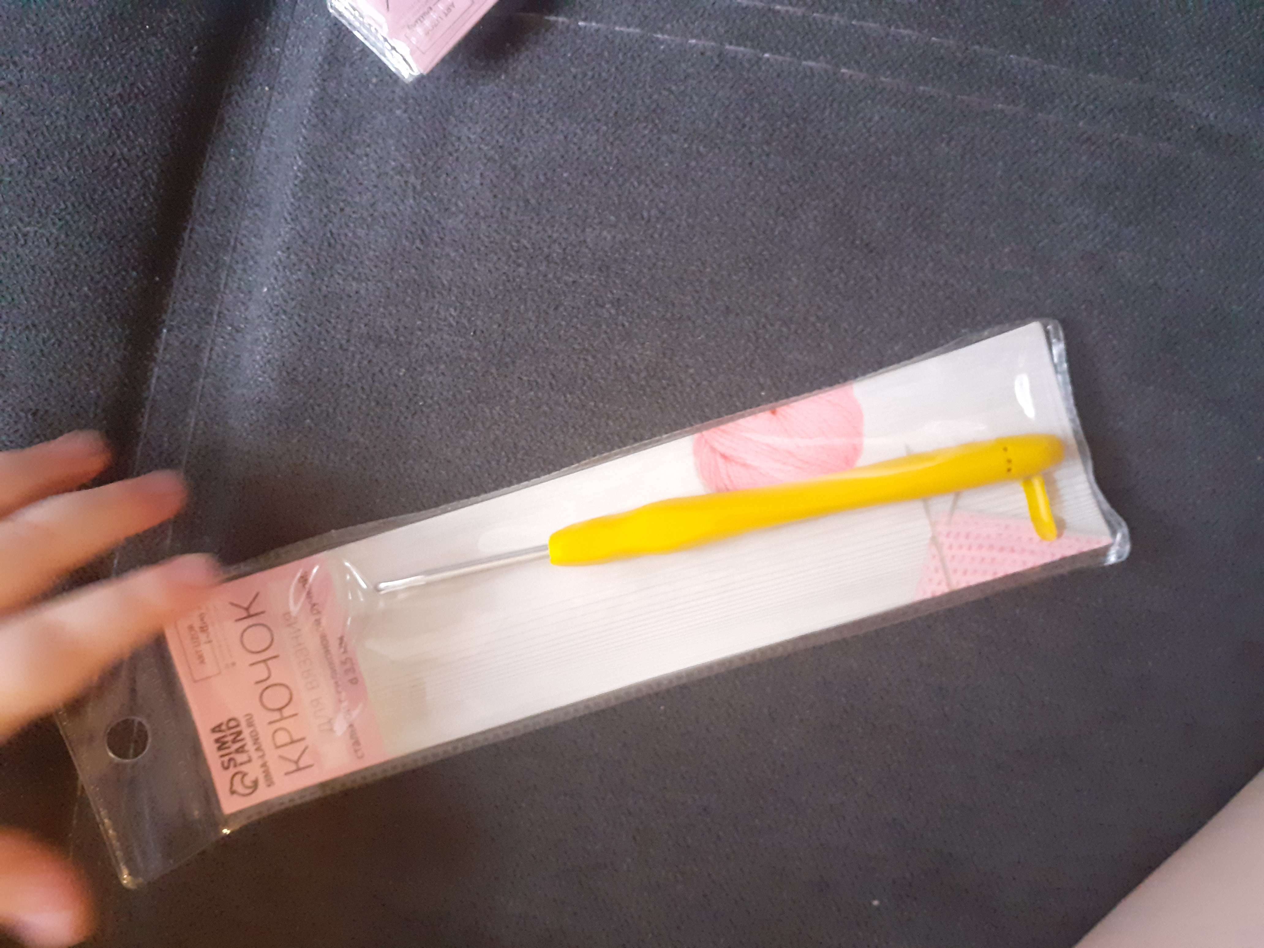 Фотография покупателя товара Крючок для вязания, с силиконовой ручкой, d = 1 мм, 13 см, цвет розовый - Фото 4