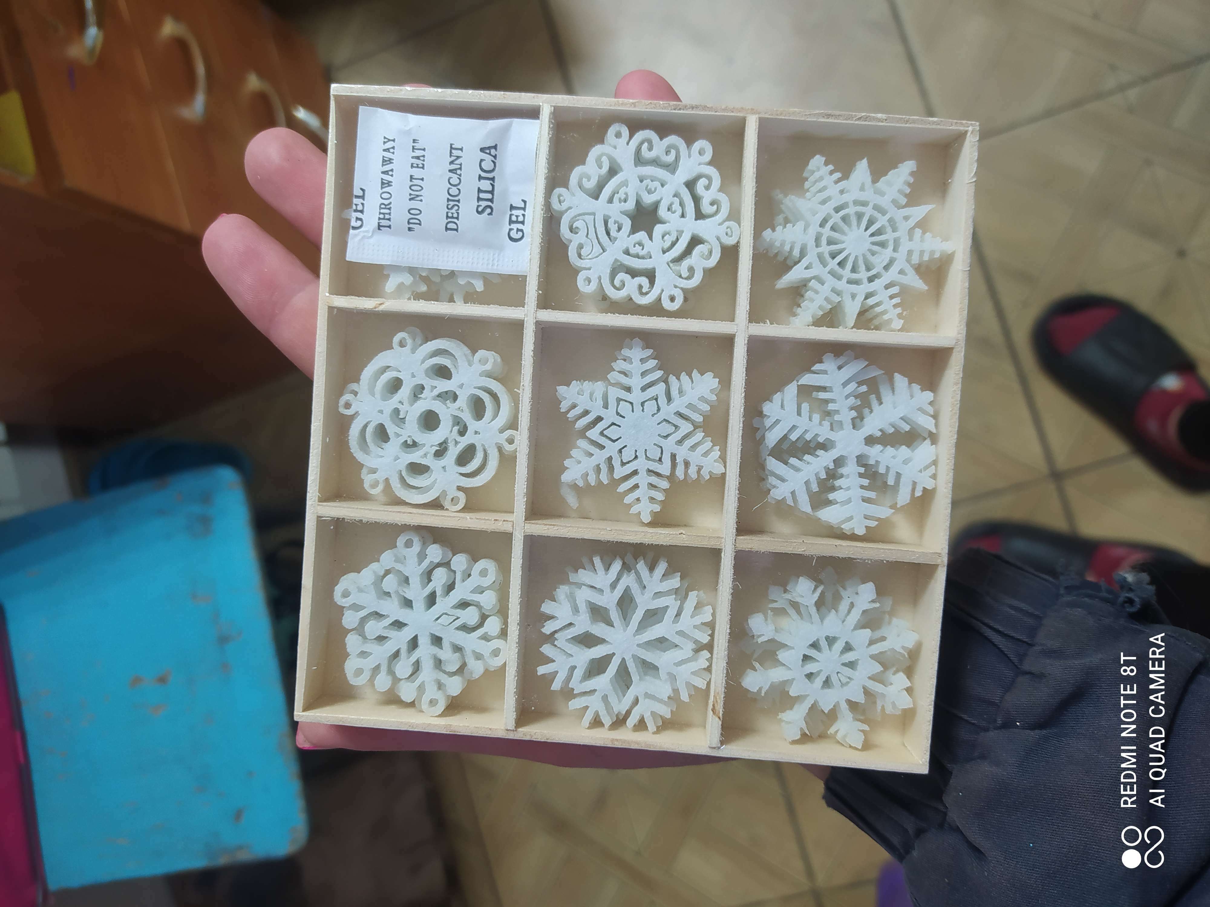Фотография покупателя товара Набор для новогоднего декора "Снежинки", фетр, размер снежинки — 3,5 см, 36 шт. - Фото 1