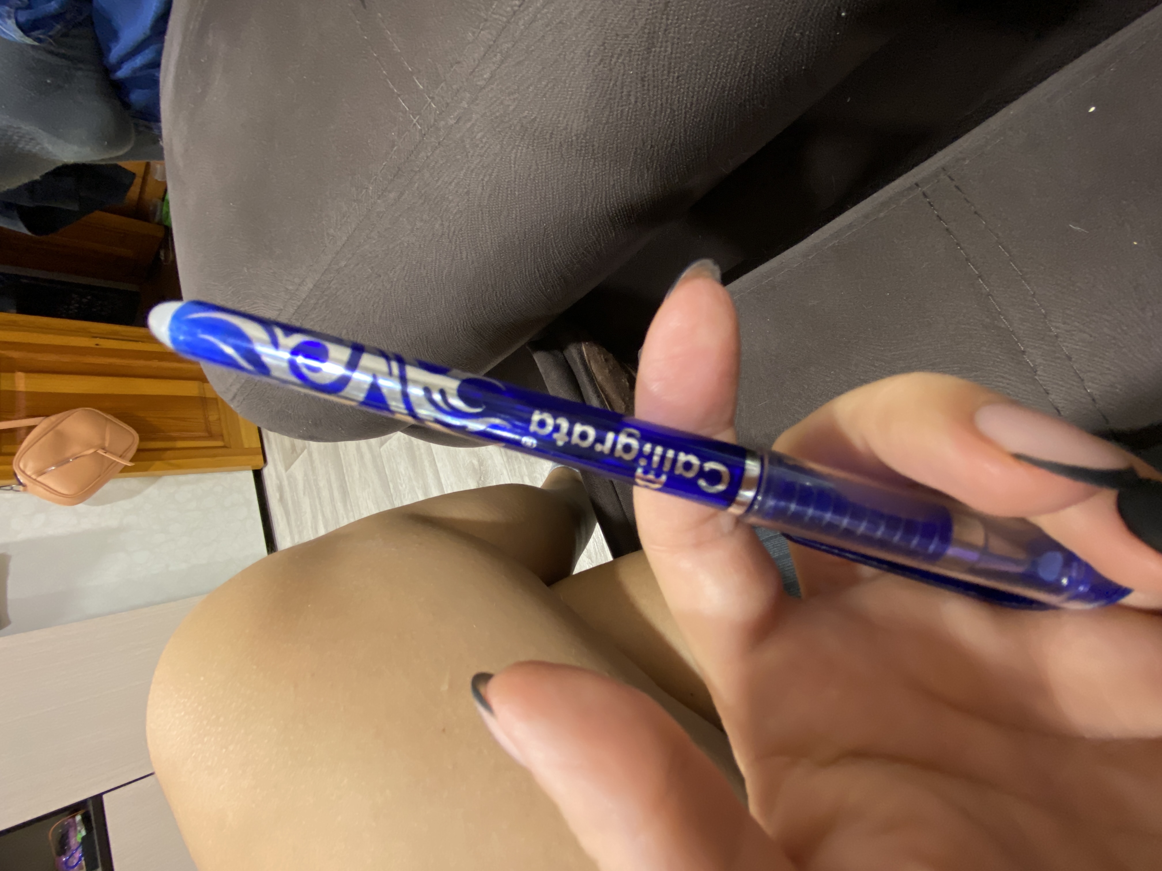 Фотография покупателя товара Ручка гелевая со стираемыми чернилами 0,5 мм, стержень синий, корпус синий (штрихкод на штуке) - Фото 3