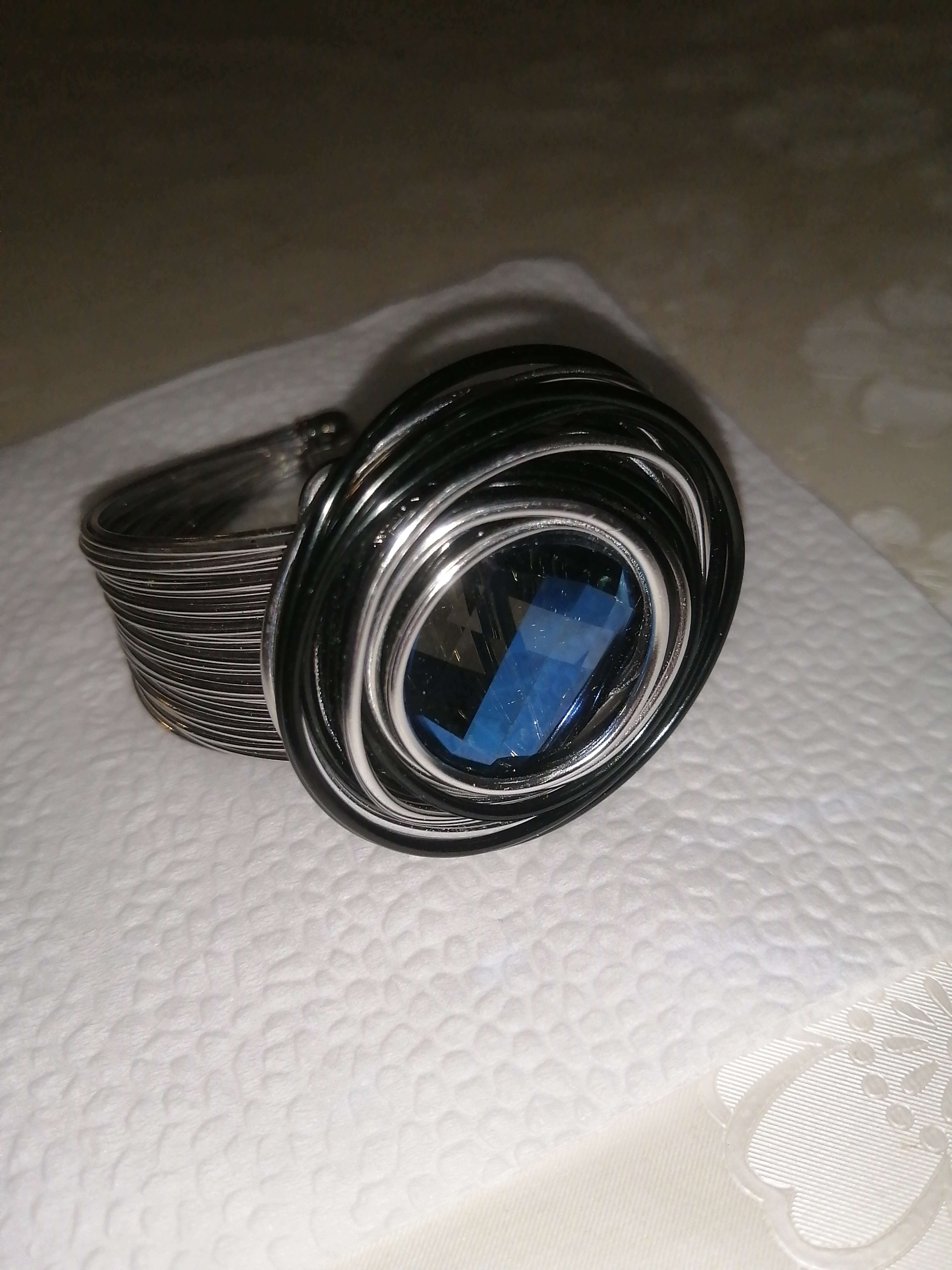 Фотография покупателя товара Браслет со стразами «Валькирия» камень в металле, цвет синий в чернёном серебре, безразмерное, d=6,5 см