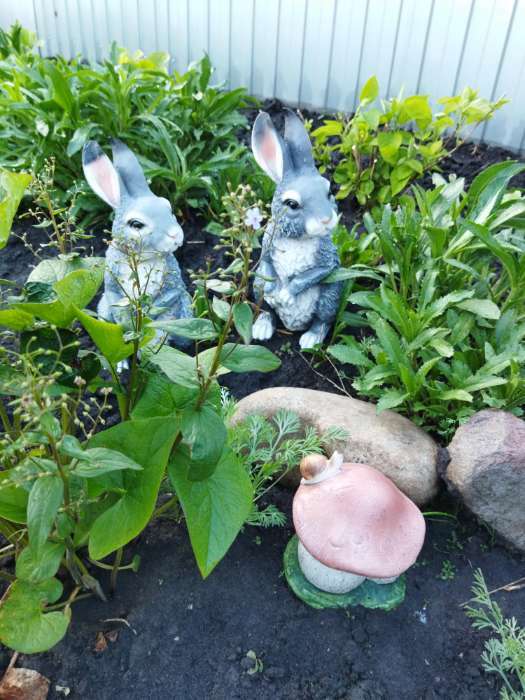 Фотография покупателя товара Садовая фигура из полистоуна «Заяц полевой», 33×21×18 см - Фото 6