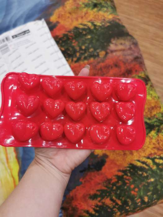 Фотография покупателя товара Форма для шоколада Доляна «Сердечки», силикон, 20,5×10 см, 15 ячеек (3×2,6 см), цвет МИКС - Фото 13