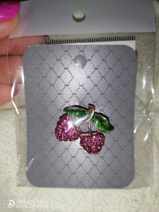 Фотография покупателя товара Брошь «Ягоды», цвет розово-зелёный в золоте