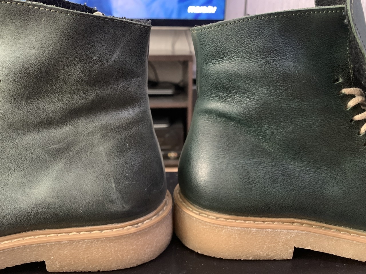 Фотография покупателя товара Крем для обуви SHOExpert, туба с губкой, тёмно-зеленый, 75 мл - Фото 3