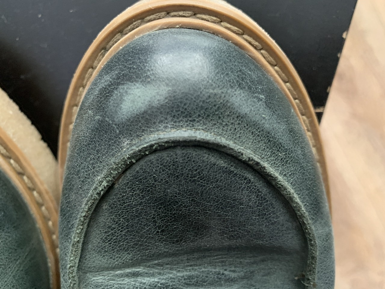 Фотография покупателя товара Крем для обуви SHOExpert, туба с губкой, тёмно-зеленый, 75 мл - Фото 2