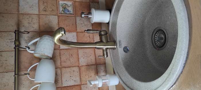 Фотография покупателя товара Смеситель для кухни Accoona A5179C-7, с выходом для питьевой воды, латунь, бронза - Фото 1