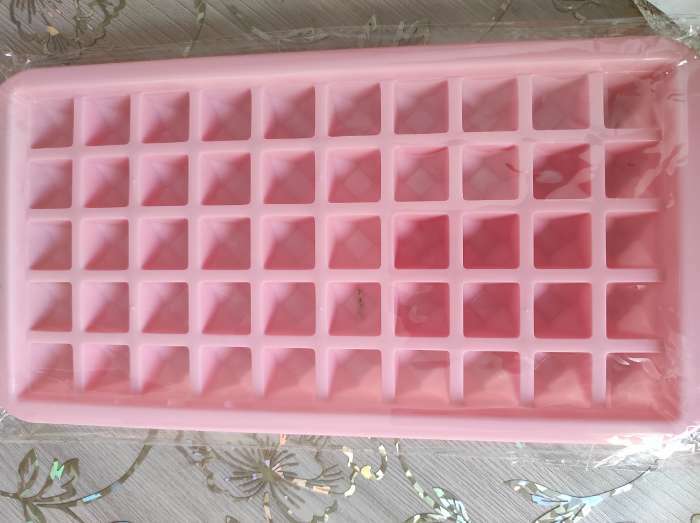 Фотография покупателя товара Форма для льда и шоколада «Сапфир», 96 ячеек, 31×20×2 см, цвет МИКС - Фото 1