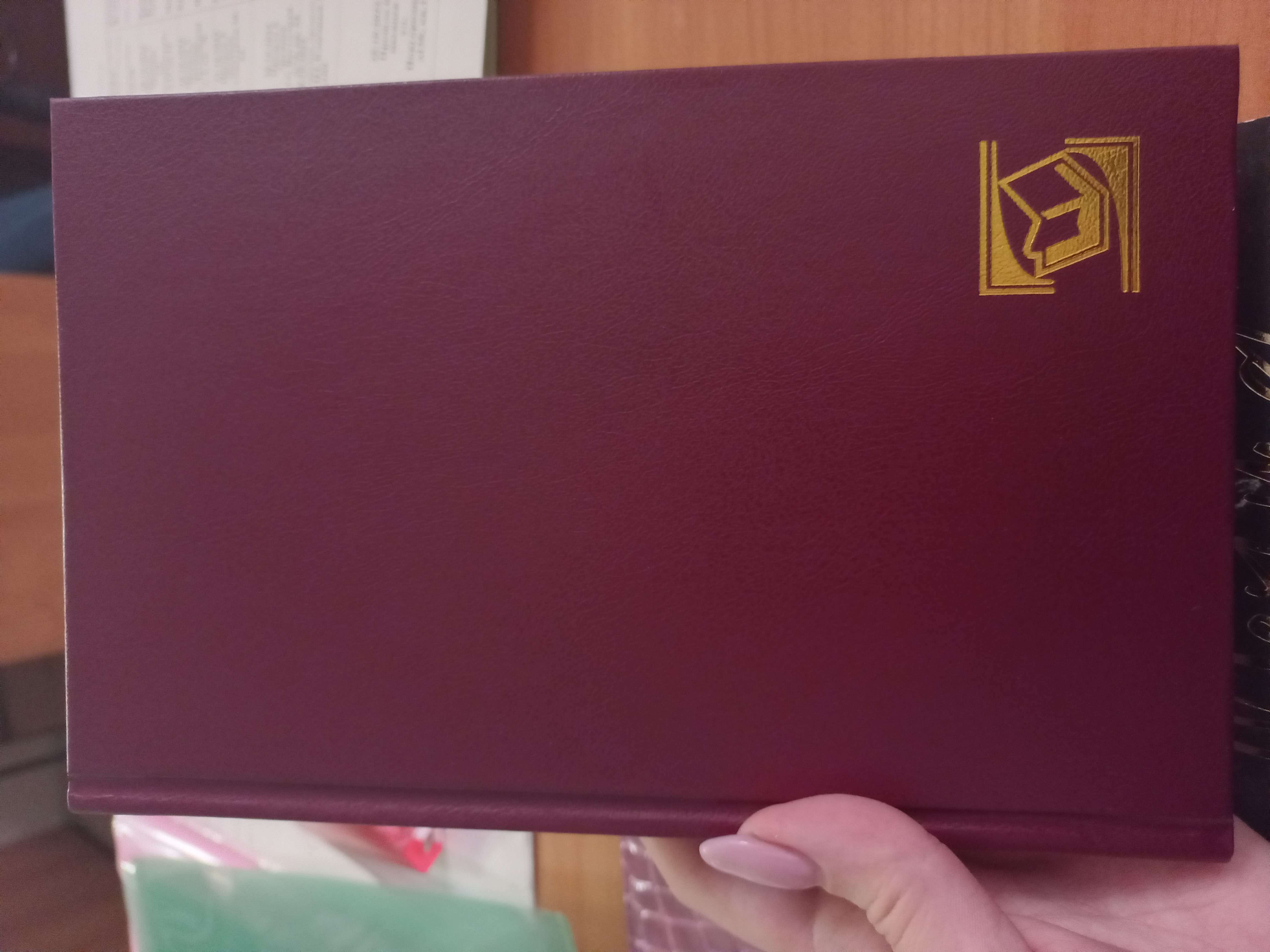 Фотография покупателя товара Ежедневник недатированный А5, 128 листов, обложка бумвинил, бордовый - Фото 2