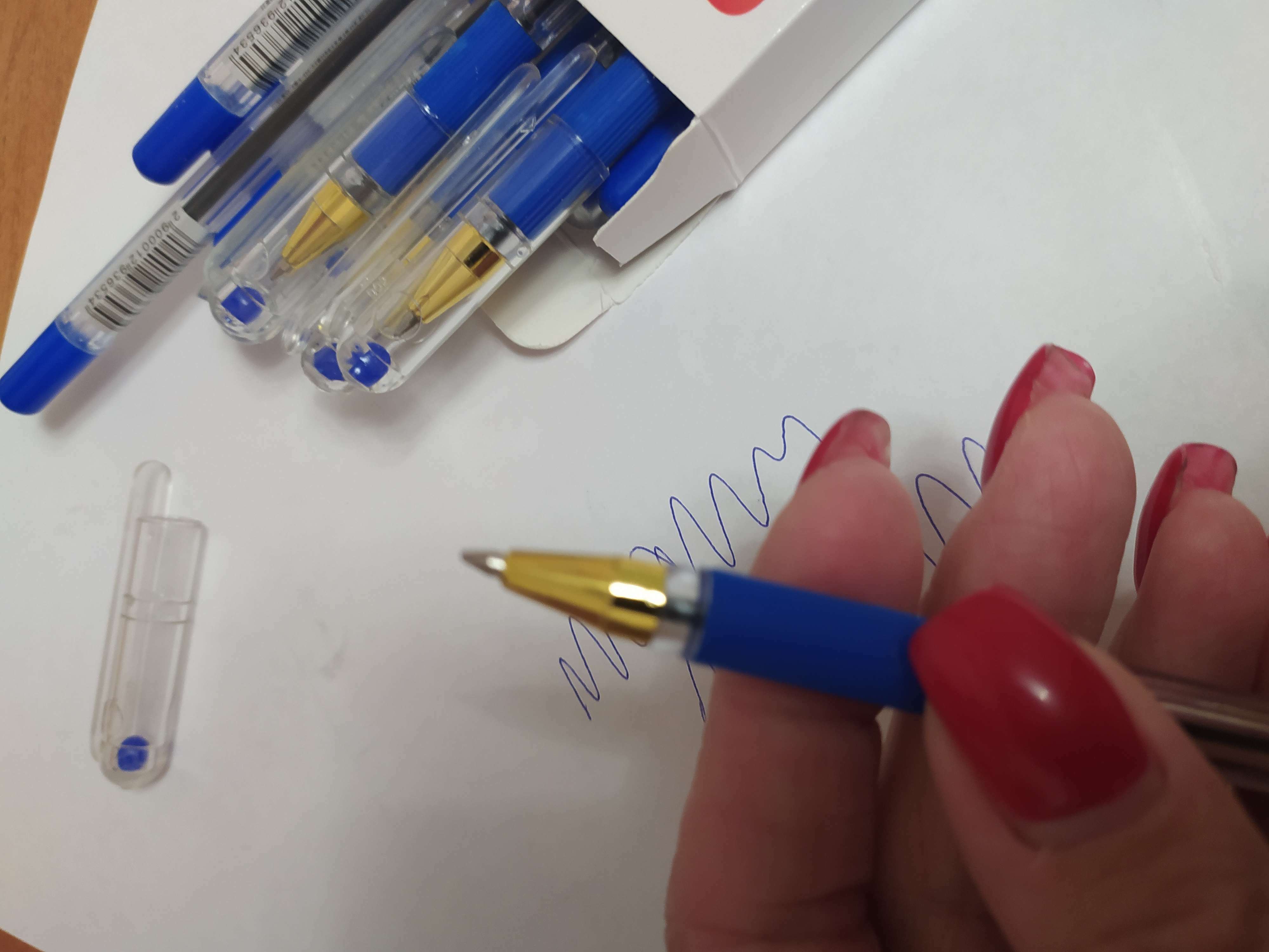 Фотография покупателя товара Ручка шариковая 0.5 мм, стержень синий, корпус прозрачный с резиновым держателем - Фото 10