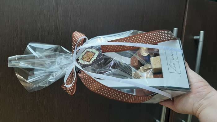 Фотография покупателя товара Коробка - переноска для цветов «Только для тебя», 12×12×22 см - Фото 6