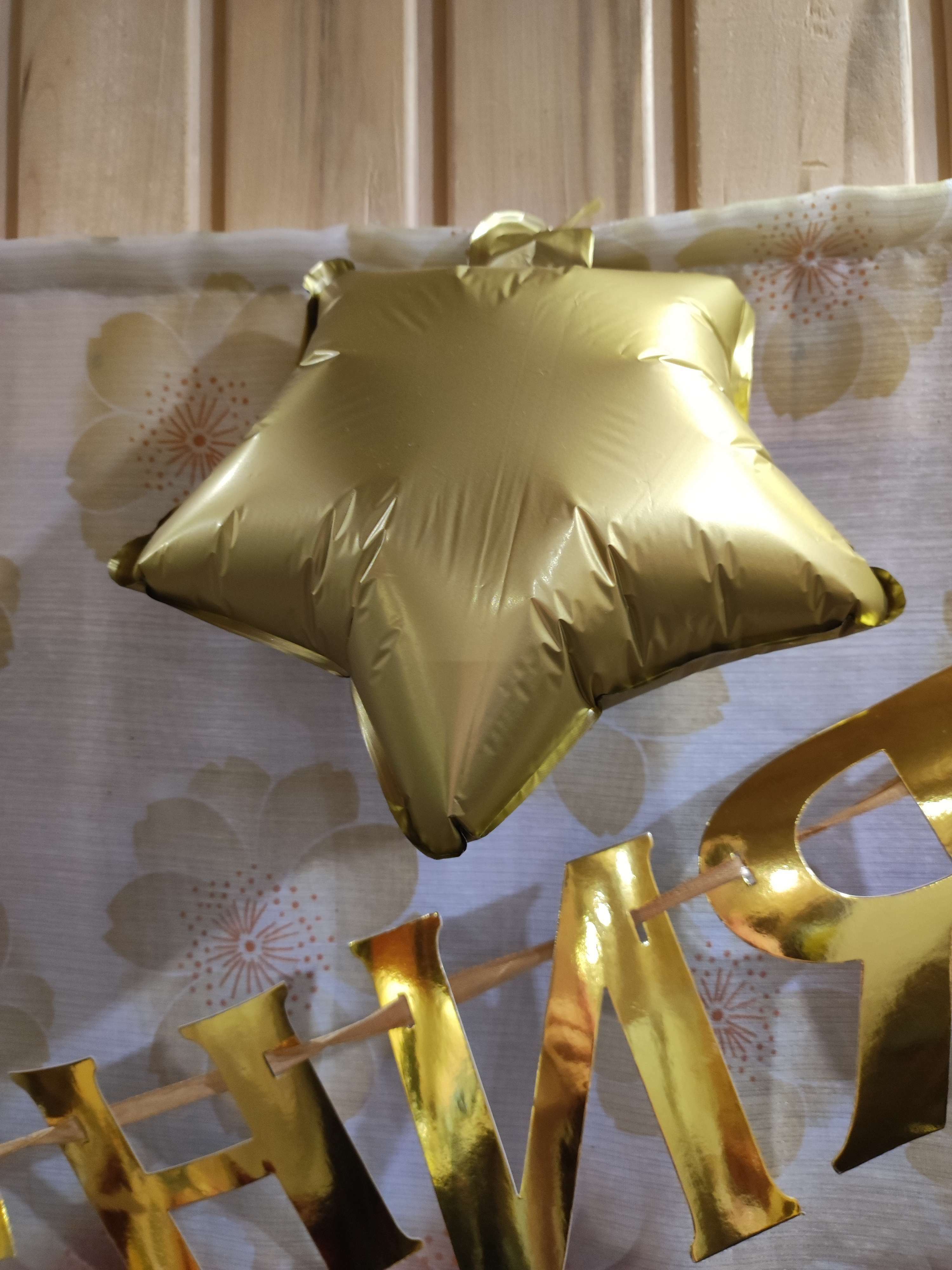 Фотография покупателя товара Шар фольгированный 10" «Звезда» с клапаном, матовый, цвет золотой - Фото 2