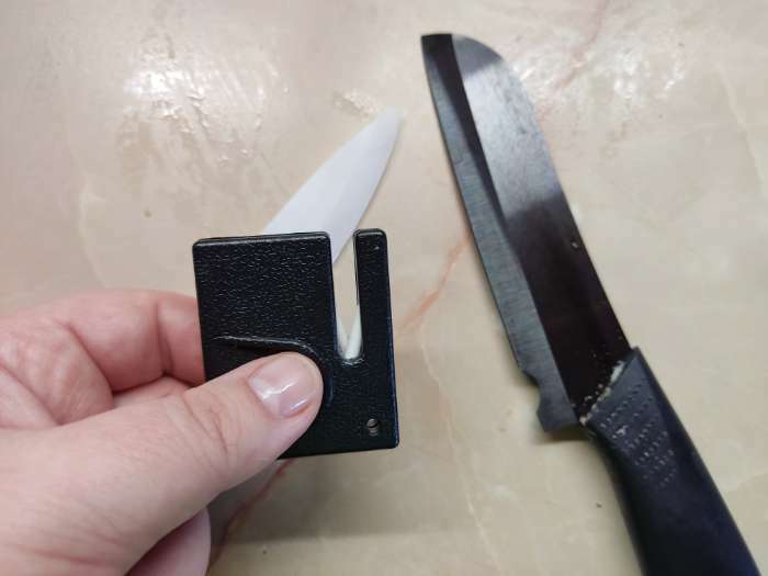 Фотография покупателя товара Точилка для керамических ножей Доляна, 1×5×5 см, цвет чёрный