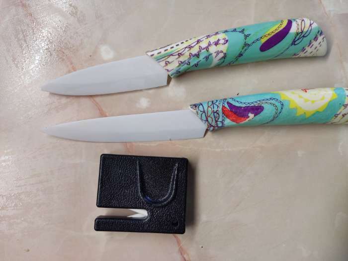 Фотография покупателя товара Точилка для ножей керамическая Доляна, 1×5×5 см, цвет чёрный - Фото 3