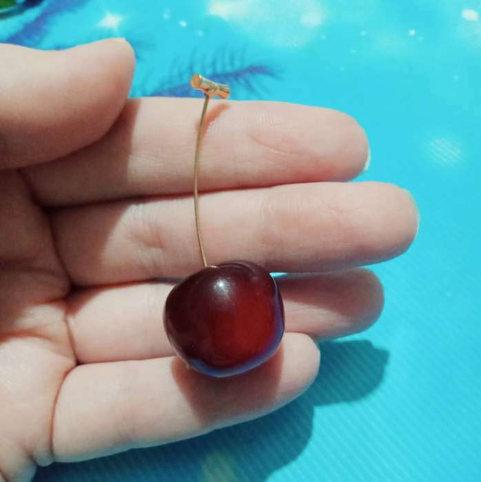 Фотография покупателя товара Серьги пластик «Ягодка» черешня, цвет бордовый в золоте - Фото 1