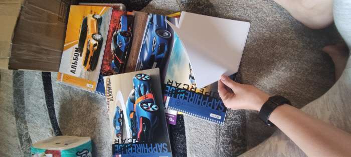 Фотография покупателя товара Альбом для рисования А4, 32 листа, на гребне, BLUEsupercar, обложка мелованный картон, блок 100 г/м², МИКС
