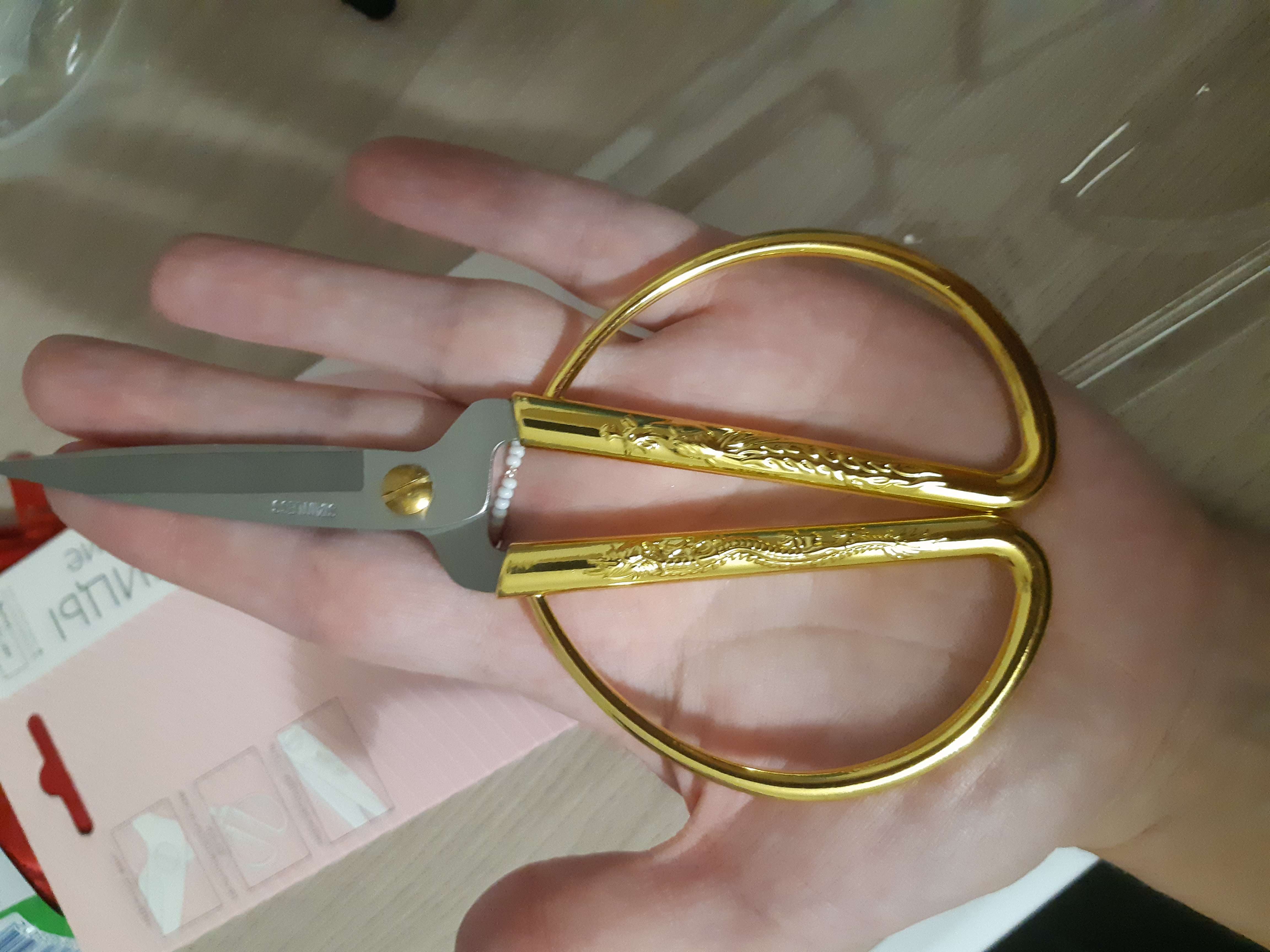 Фотография покупателя товара Ножницы для рукоделия, скошенное лезвие, 3,5", 8,5 см, цвет золотой - Фото 10