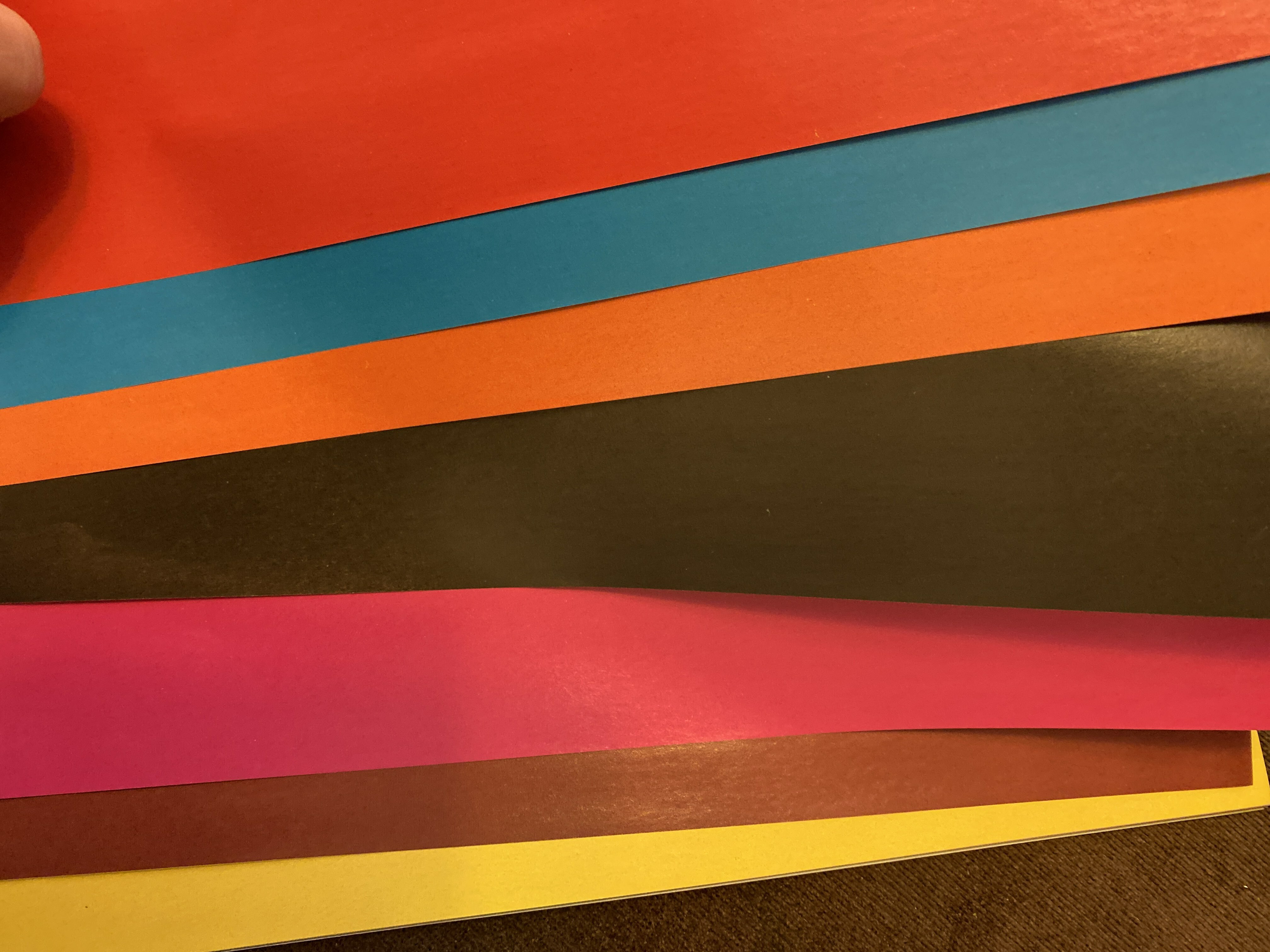 Фотография покупателя товара Бумага цветная двусторонняя А4, 48 листов, 24 цвета "Космические приключения", мелованная, в папке - Фото 1