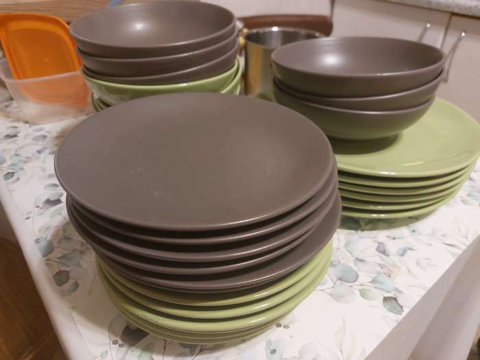 Фотография покупателя товара Набор тарелок керамических Доляна «Пастель», 18 предметов: 6 тарелок d=19 см, 6 тарелок d=27 см, 6 мисок d=19 см, цвет коричневый - Фото 17