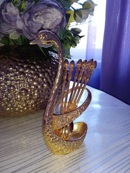 Фотография покупателя товара Набор ложек Magistro «Золотой лебедь», 7.5×5×15.3 см, 7 предметов, на подставке, металл, цвет золотой - Фото 3