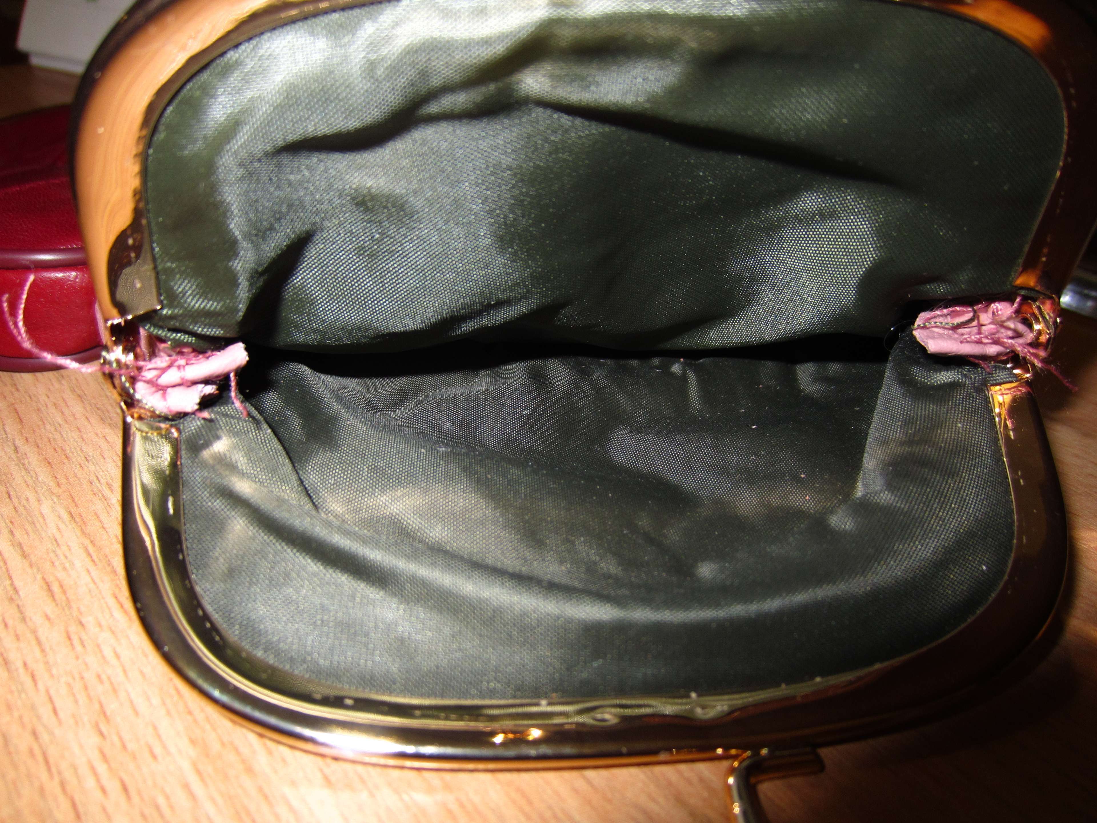 Фотография покупателя товара Косметичка-фермуар, натуральная кожа, 2 отдел на фермуаре, наружный карман, цвет бордовый - Фото 4