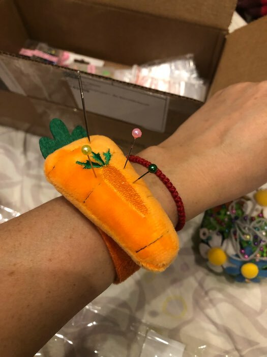 Фотография покупателя товара Игольница на браслете «Морковка», 23 × 4,5 см, цвет оранжевый - Фото 6