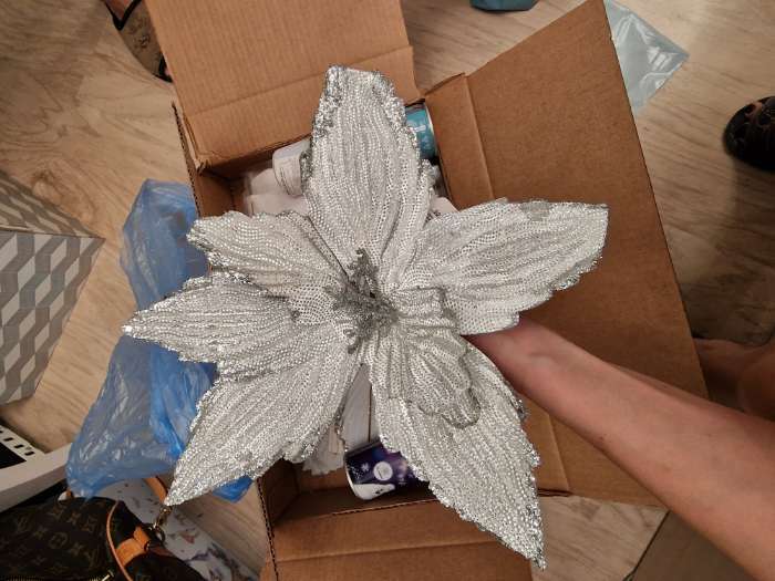 Фотография покупателя товара Декор "Холодный цветок" 27х20 см, серебро тёмные края - Фото 6
