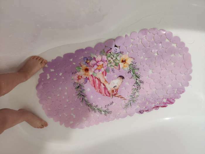 Фотография покупателя товара SPA-коврик для ванны на присосках Доляна «Единорог», 34×65 см - Фото 1