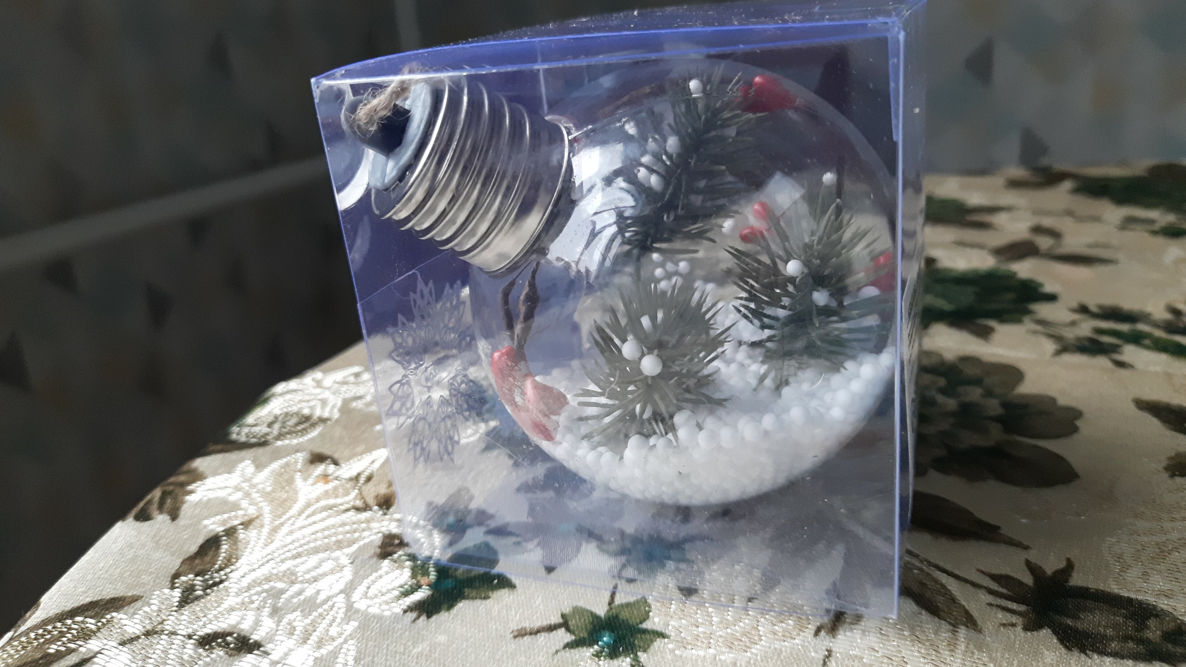 Фотография покупателя товара Ёлочный шар «Еловая ветка», батарейки, 1 LED, свечение тёплое белое