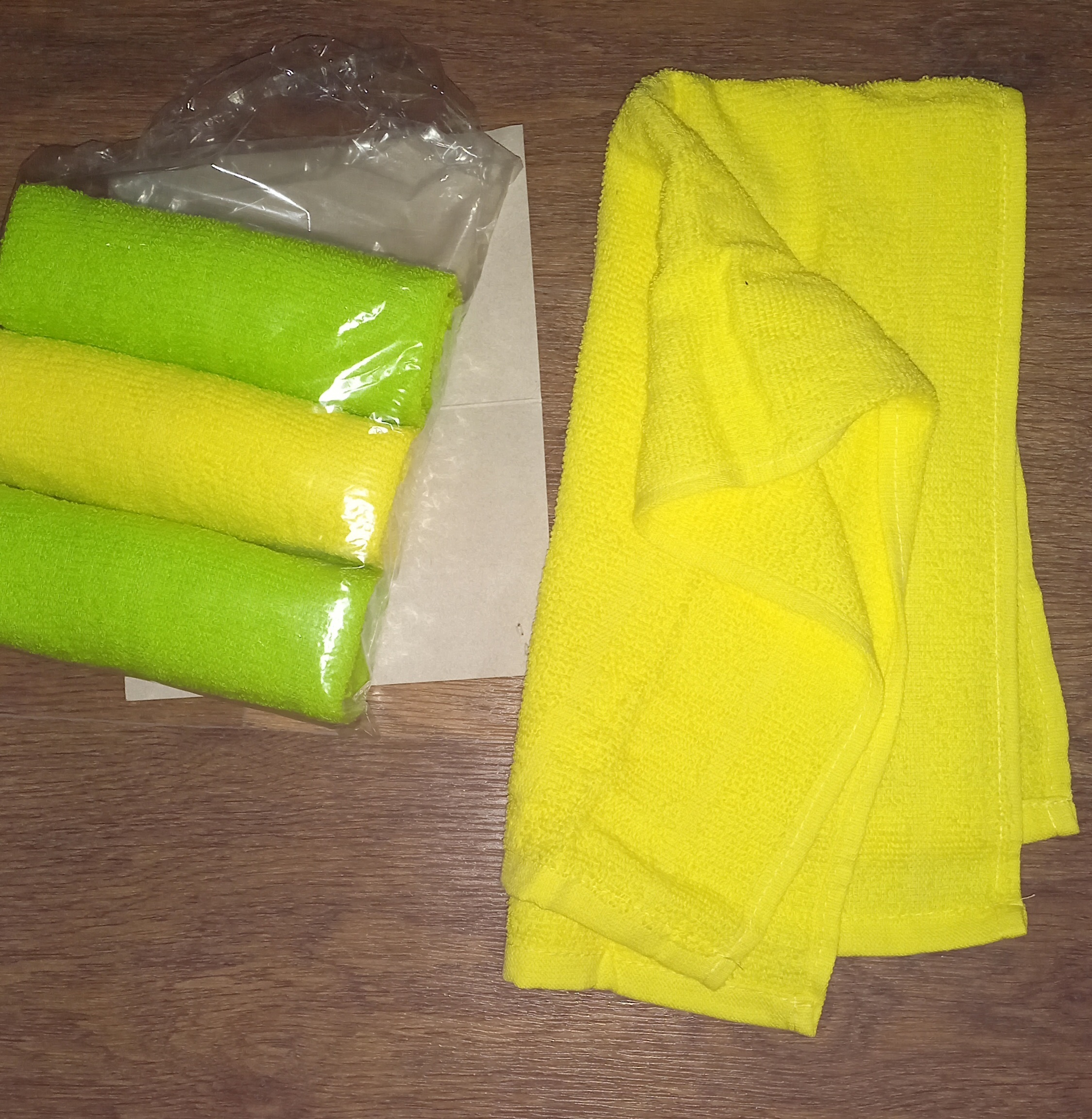 Фотография покупателя товара Комплект махровых полотенец - 4 шт., размер 30х60 см, цвет МИКС - Фото 2