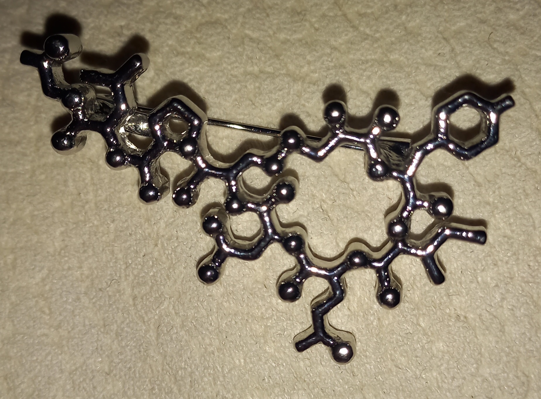 Фотография покупателя товара Брошь "Молекула", цвет серебро - Фото 3