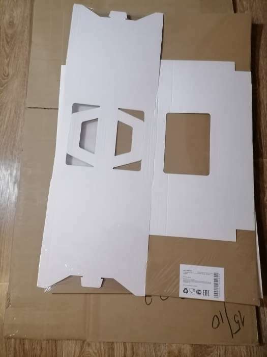 Фотография покупателя товара Коробка под торт 2 окна, с ручками, белая, 26 х 26 х 26 см - Фото 3