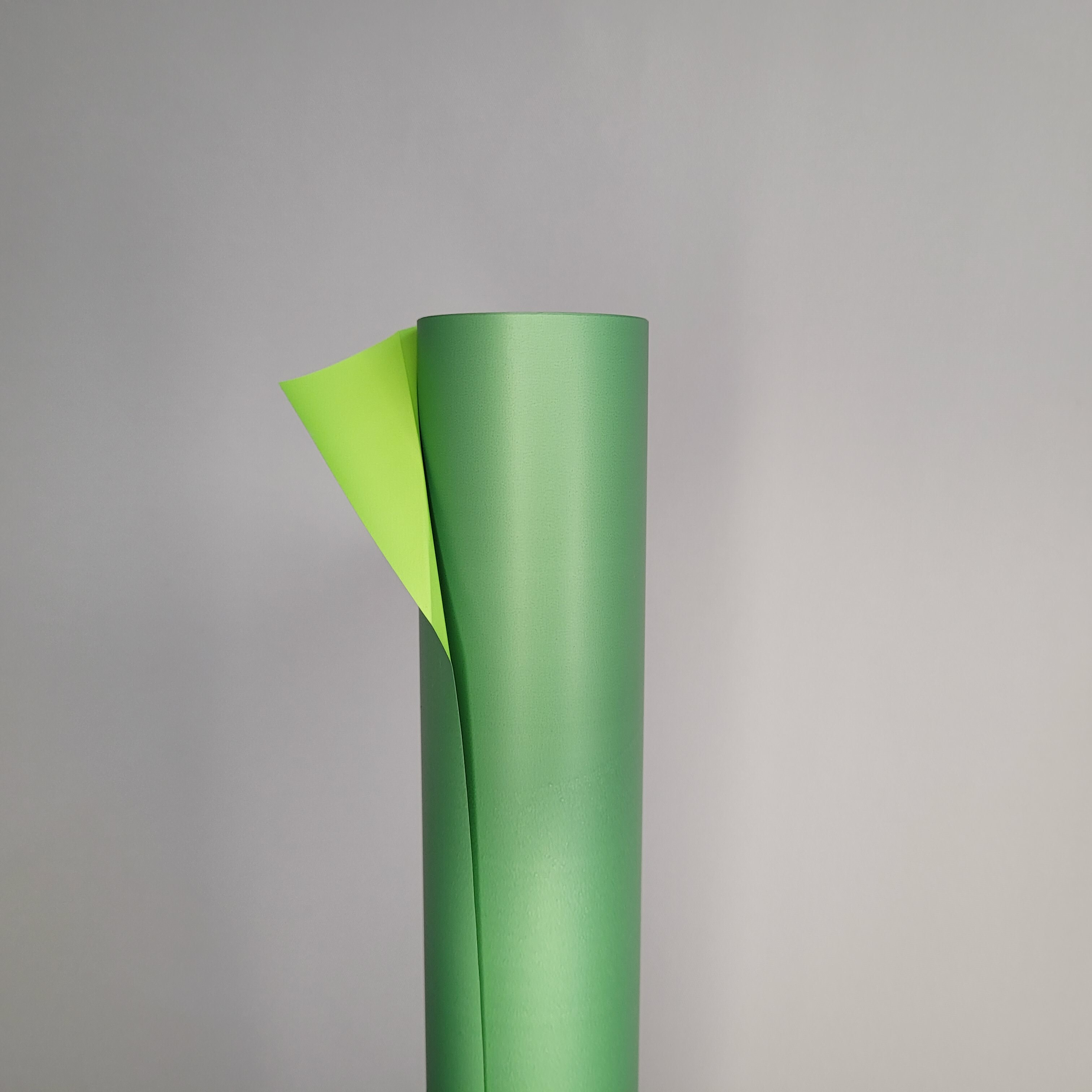 Фотография покупателя товара Пленка двухсторонняя 0,57 х 5 м зелёный МИКС - Фото 2