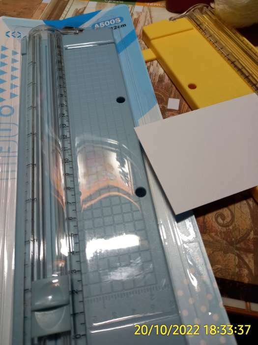 Фотография покупателя товара Роликовый резак для бумаги А5, до 3 листов, безопасное лезвие, длина реза 220 мм, в блистере - Фото 4