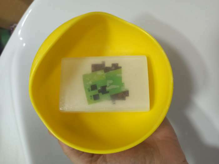 Фотография покупателя товара Мыло с картинкой своими руками «Пиксельный мир»‎, набор для мыловарения