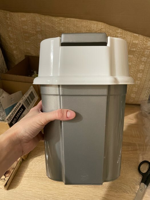 Фотография покупателя товара Ведро для мусора, 4 л, с подвижной крышкой, цвет серо-белый