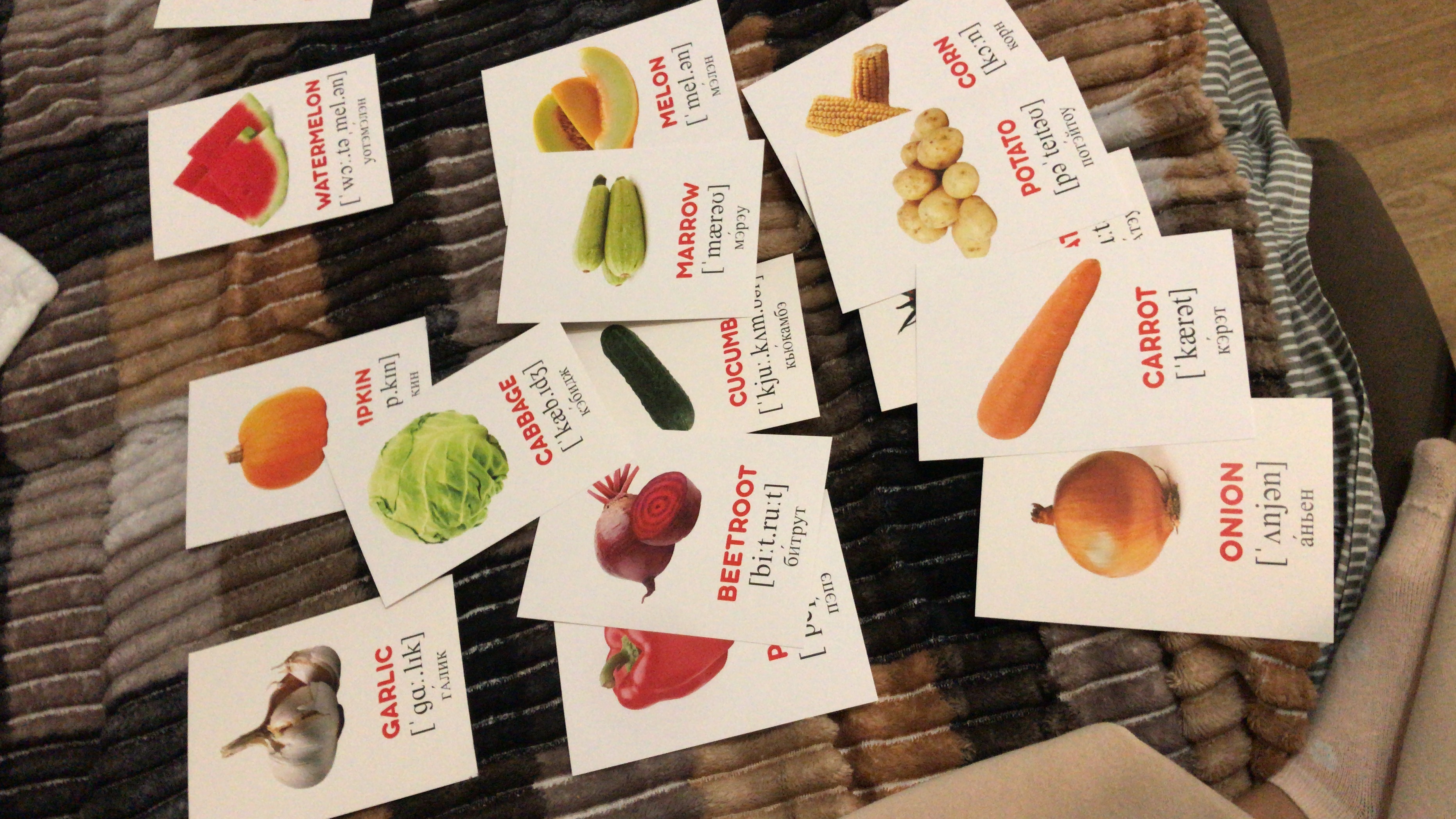 Фотография покупателя товара Обучающие карточки по методике Г. Домана «Овощи на английском языке», 12 карт, А6 - Фото 1