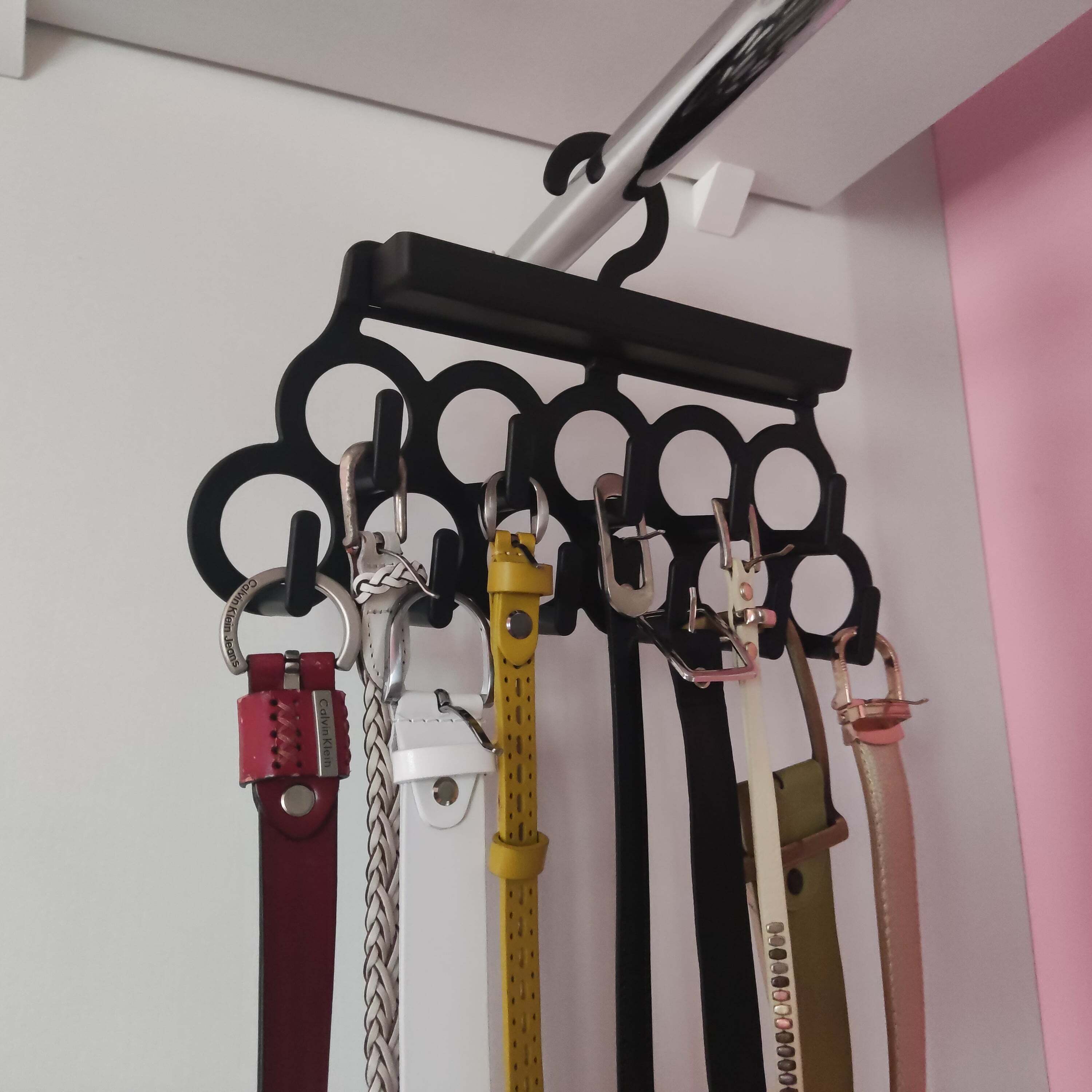Фотография покупателя товара Вешалка универсальная для ремней и шарфов «Пэри», 11 крючков, 30×20×3 см, цвет МИКС