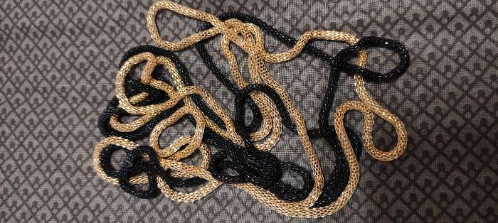Фотография покупателя товара Бусы 2 нити «Трансформер» (несколько способов носки), цвет чёрно-золотой, 118 см