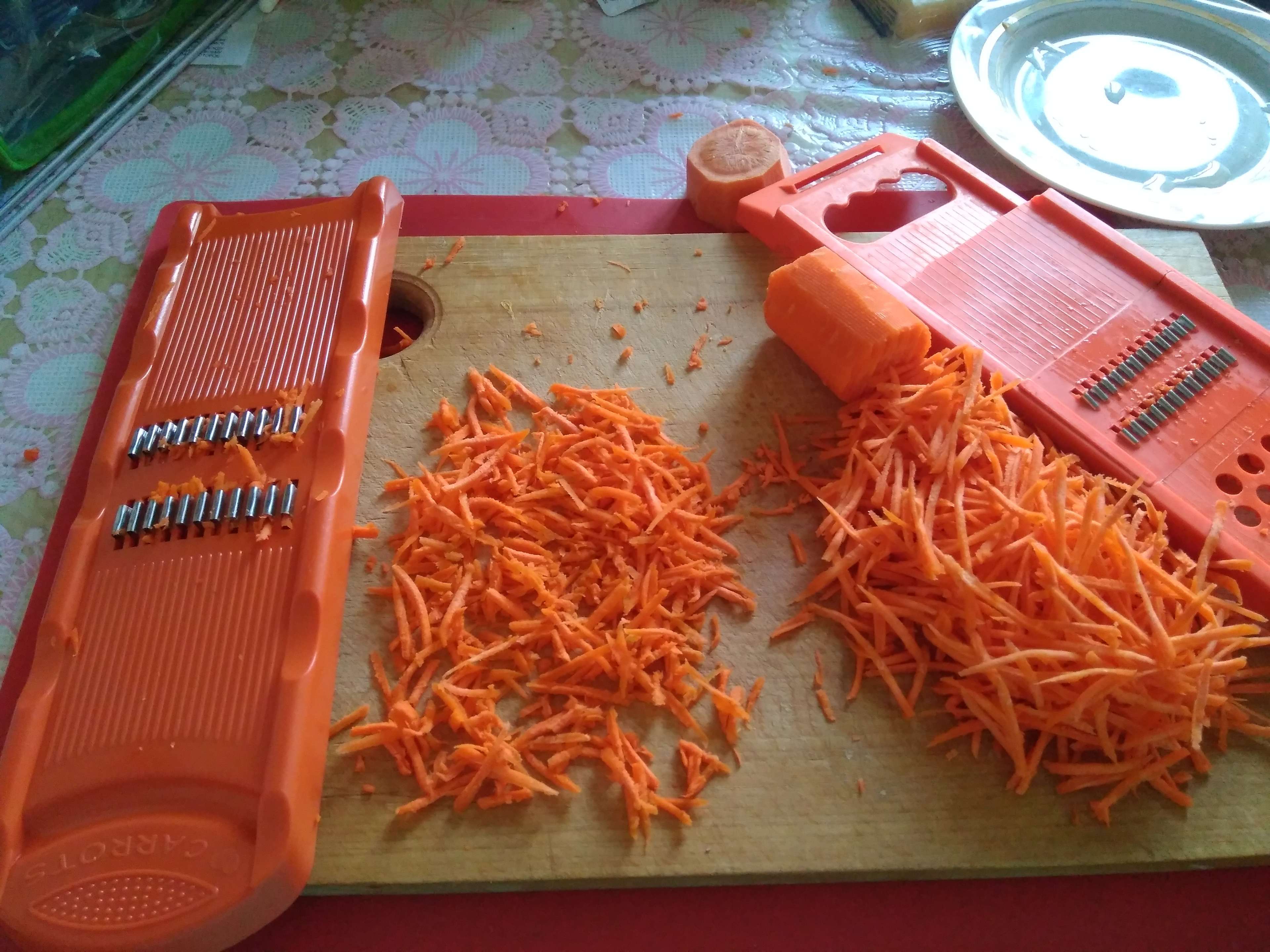 Фотография покупателя товара Тёрка «Корея», для корейской моркови, 8,5×1,5×27 см, цвет оранжевый - Фото 1
