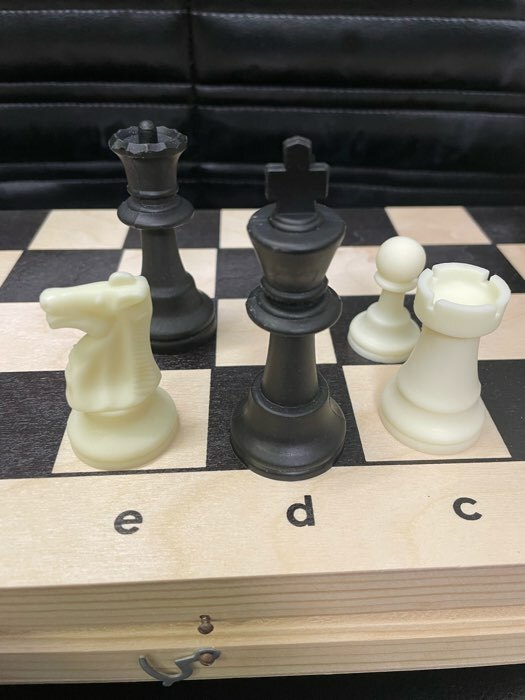 Фотография покупателя товара Шахматы турнирные 43 х 43 см, фигуры пластик, король h-9 см, пешка h-4.1 см - Фото 2