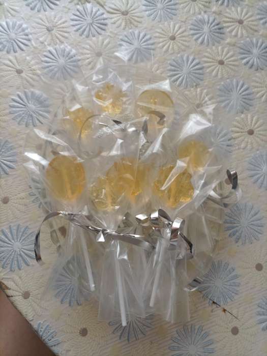 Фотография покупателя товара Форма для леденцов Доляна «Вкусная сладость», силикон, 26,5×11,5 см, 12 ячеек (d=3,5 см), с палочками, цвет МИКС