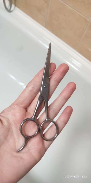 Фотография покупателя товара Ножницы парикмахерские с упором, лезвие — 4,5 см, цвет серебристый