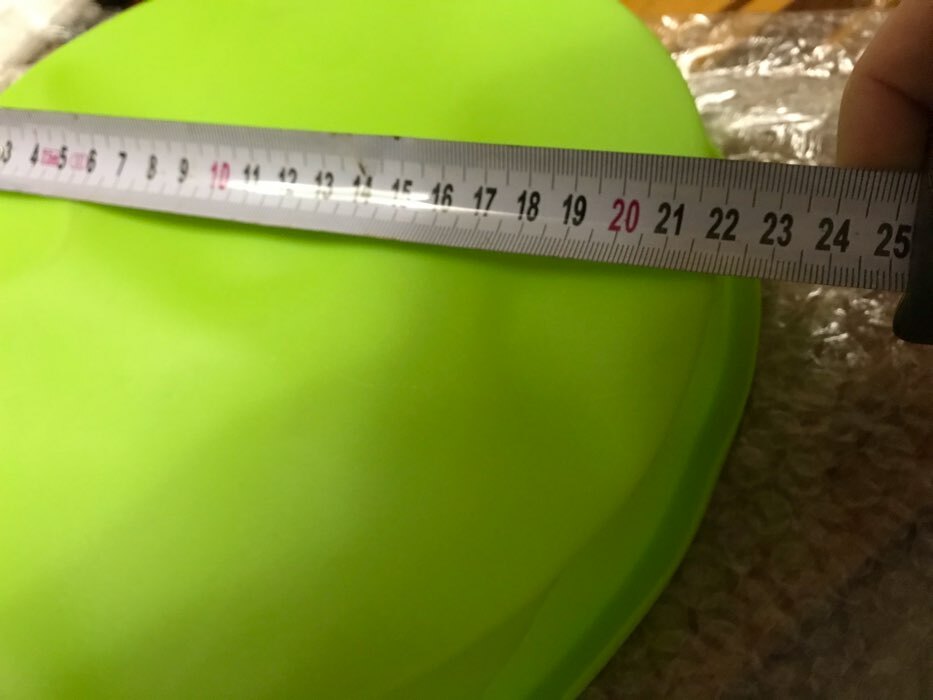 Фотография покупателя товара Форма для выпечки Доляна «Круг», силикон, 24×5 см, диаметр дна 21,5 см, цвет МИКС - Фото 3