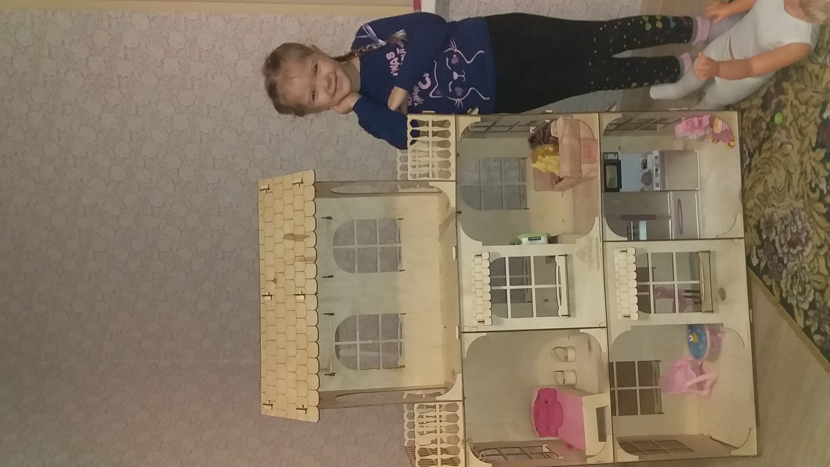 Фотография покупателя товара Конструктор «Большой кукольный дом», без мебели и текстиля, фанера — 3 мм, этаж: 33 см - Фото 31