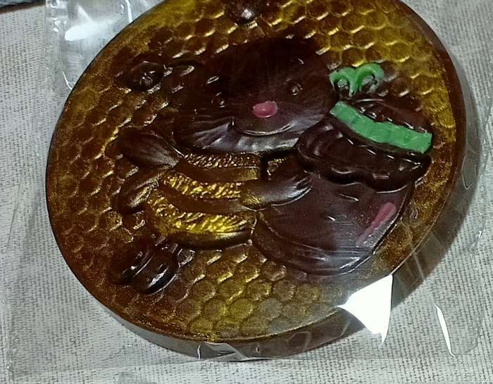 Фотография покупателя товара Форма для шоколада и конфет «Медаль Пчелка», 100×12 мм, цвет прозрачный