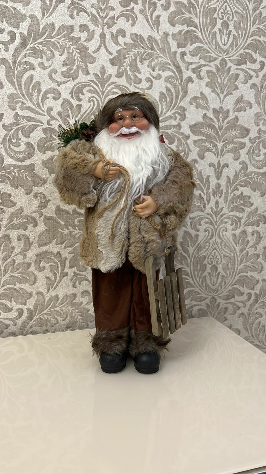 Фотография покупателя товара Дед Мороз "В меховом колпачке, подарками и санками" 47 см, коричневый - Фото 4