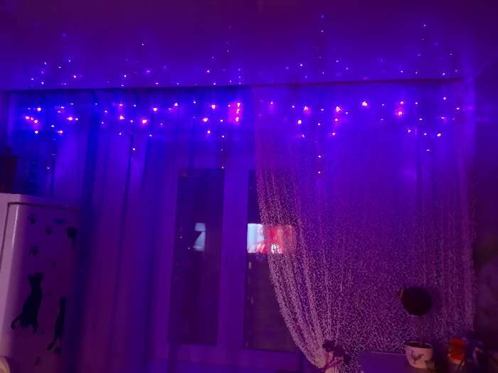 Фотография покупателя товара Гирлянда «Бахрома» 3 × 0.5 м, IP20, прозрачная нить, 80 LED, свечение фиолетовое, 8 режимов, 220 В